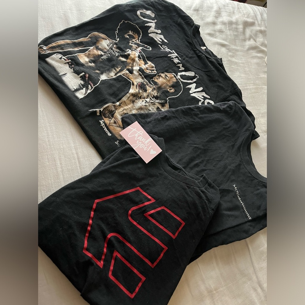 Women’s size medium black graphic tee bundle!